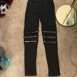 Zipper leggings show skin or don’t.